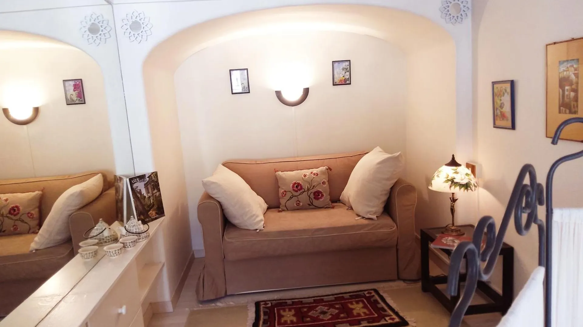 Domus Regis Apartment Genoa Italy