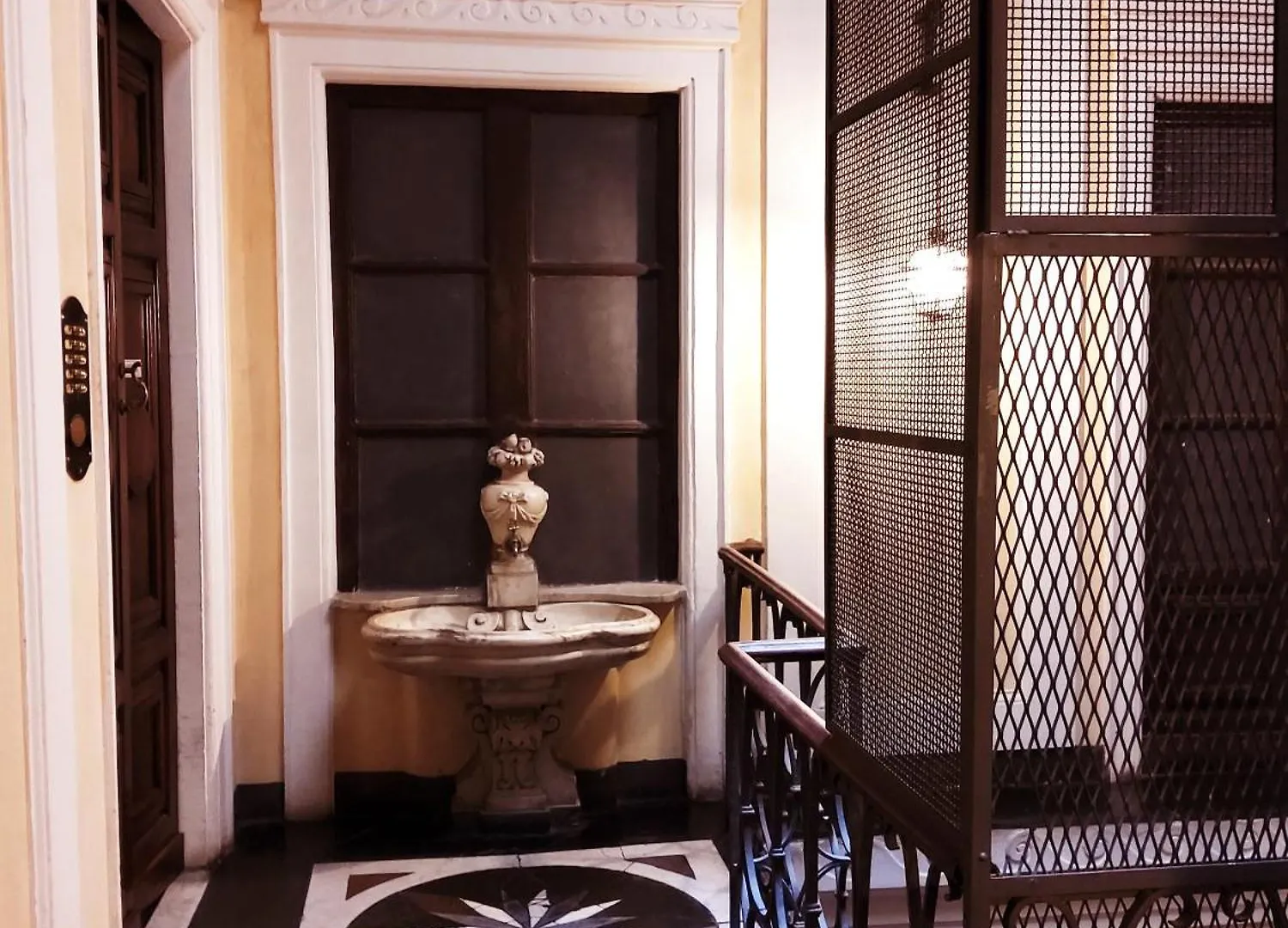 Domus Regis Apartment Genoa